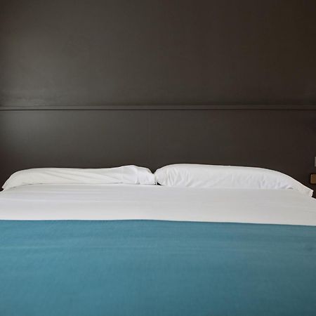 Don Carlos Huarte Room photo