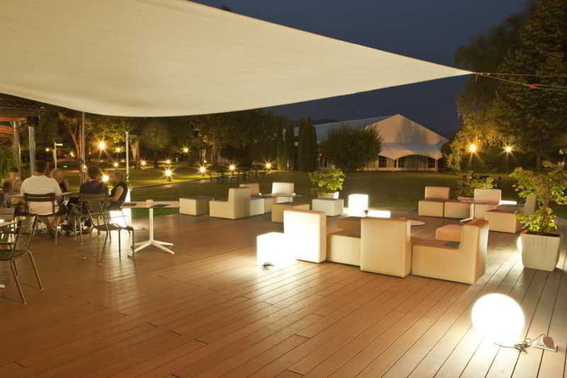 Don Carlos Huarte Exterior photo
