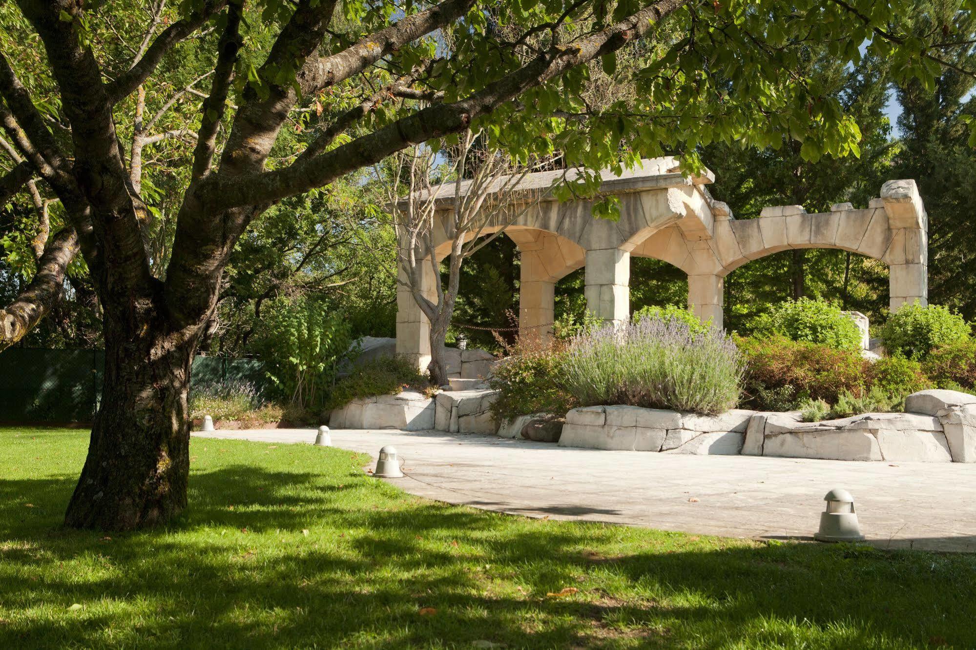 Don Carlos Huarte Exterior photo